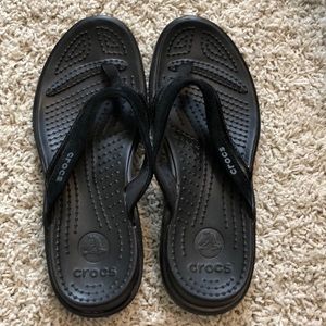 Crocs black flip flops - Sz 8